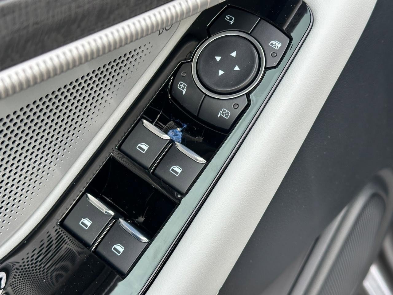 New 2026 Ford Explorer Platinum image 12