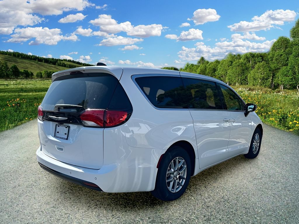 New 2026 Chrysler Voyager LX FWD image 4