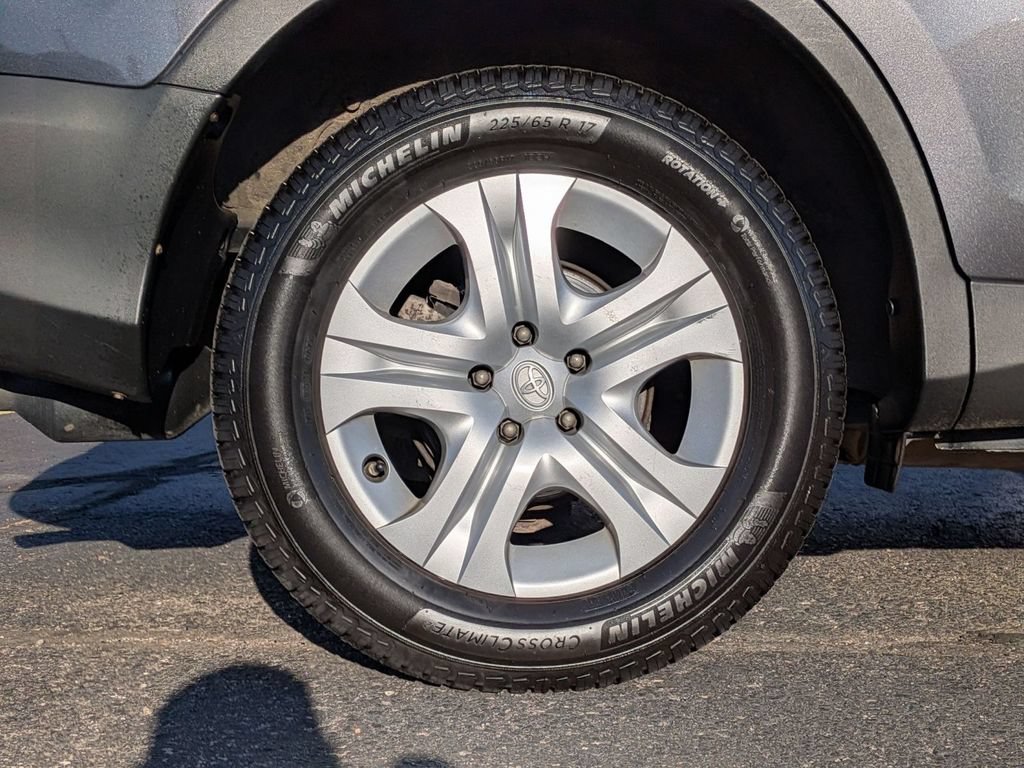 Used 2014 Toyota RAV4 LE AWD/4WD image 8