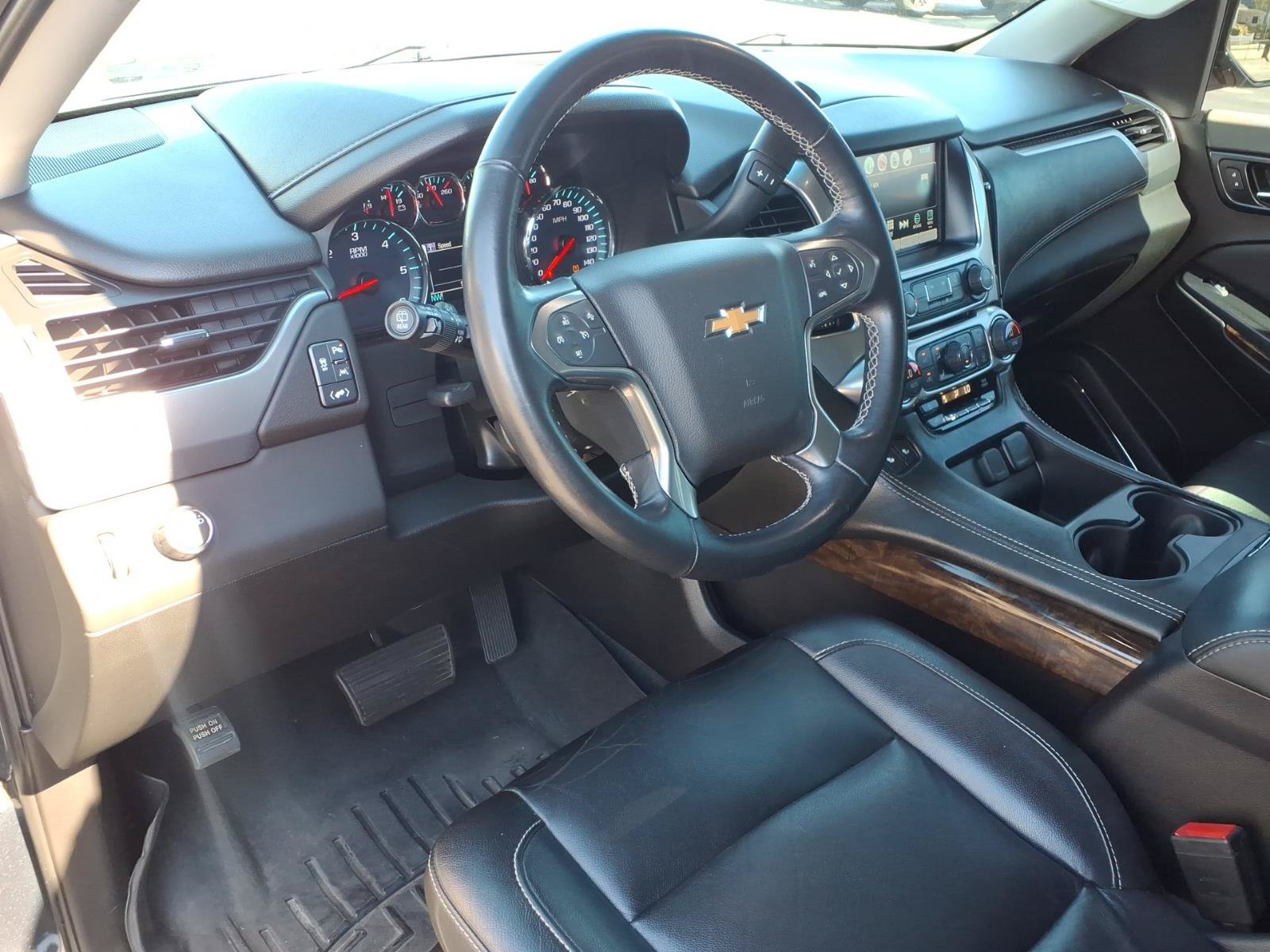 Used 2019 Chevrolet Suburban LT RWD image 20