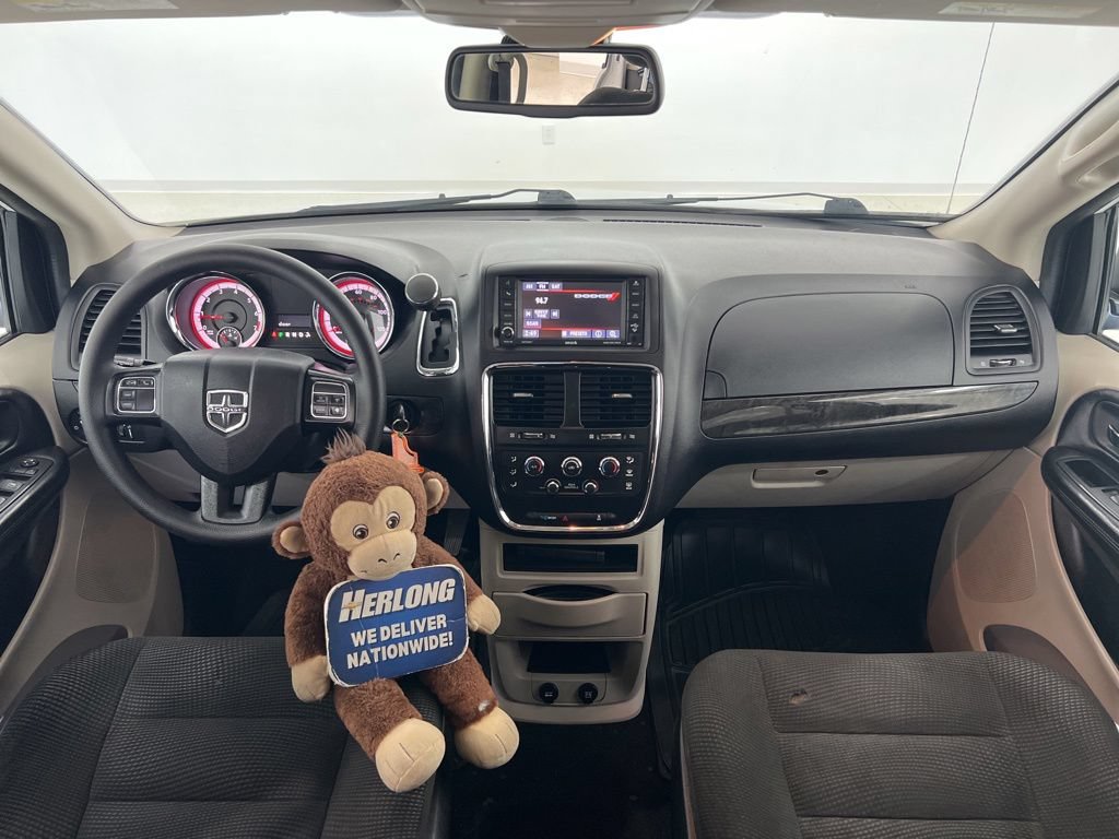 Used 2020 Dodge Grand Caravan SE w/ UConnect Hands-Free Group FWD image 16