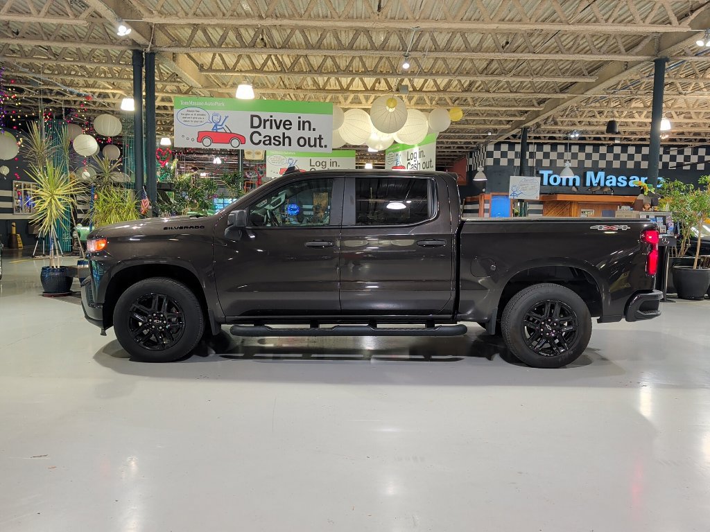 Used 2022 Chevrolet Silverado 1500 Custom w/ LPO, Blackout Package AWD/4WD image 12