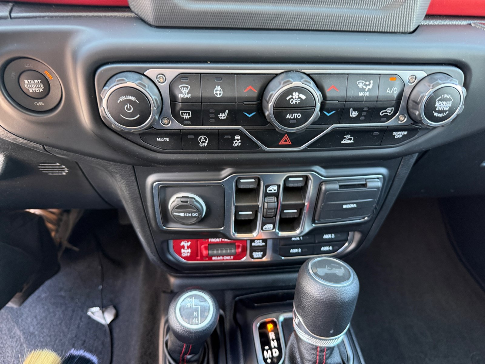 Used 2021 Jeep Wrangler Unlimited Rubicon w/ LED Lighting Group AWD/4WD image 31