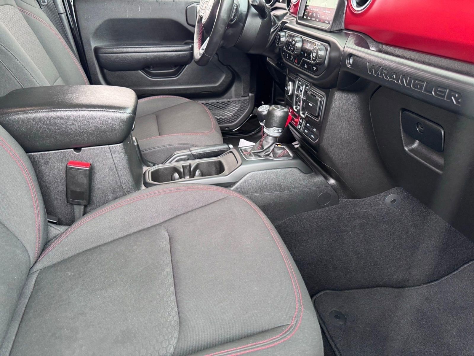 Used 2023 Jeep Wrangler Unlimited Rubicon w/ Dual Top Group AWD/4WD image 9