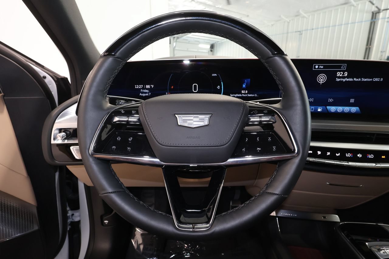 Certified 2026 Cadillac Lyriq Signature Luxury w/ Nappa Leather Package AWD/4WD image 10