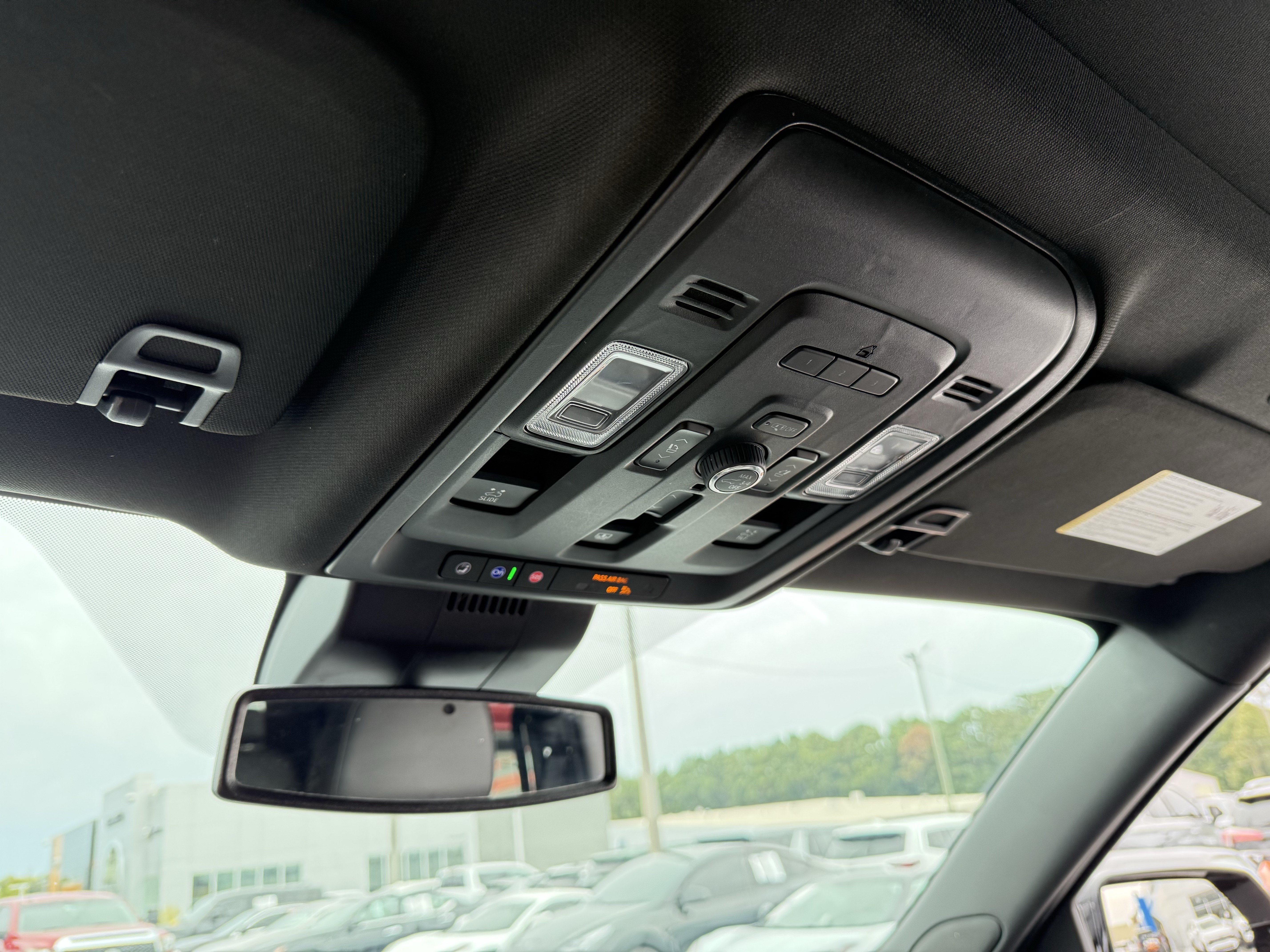 Used 2023 GMC Yukon Denali AWD/4WD image 27