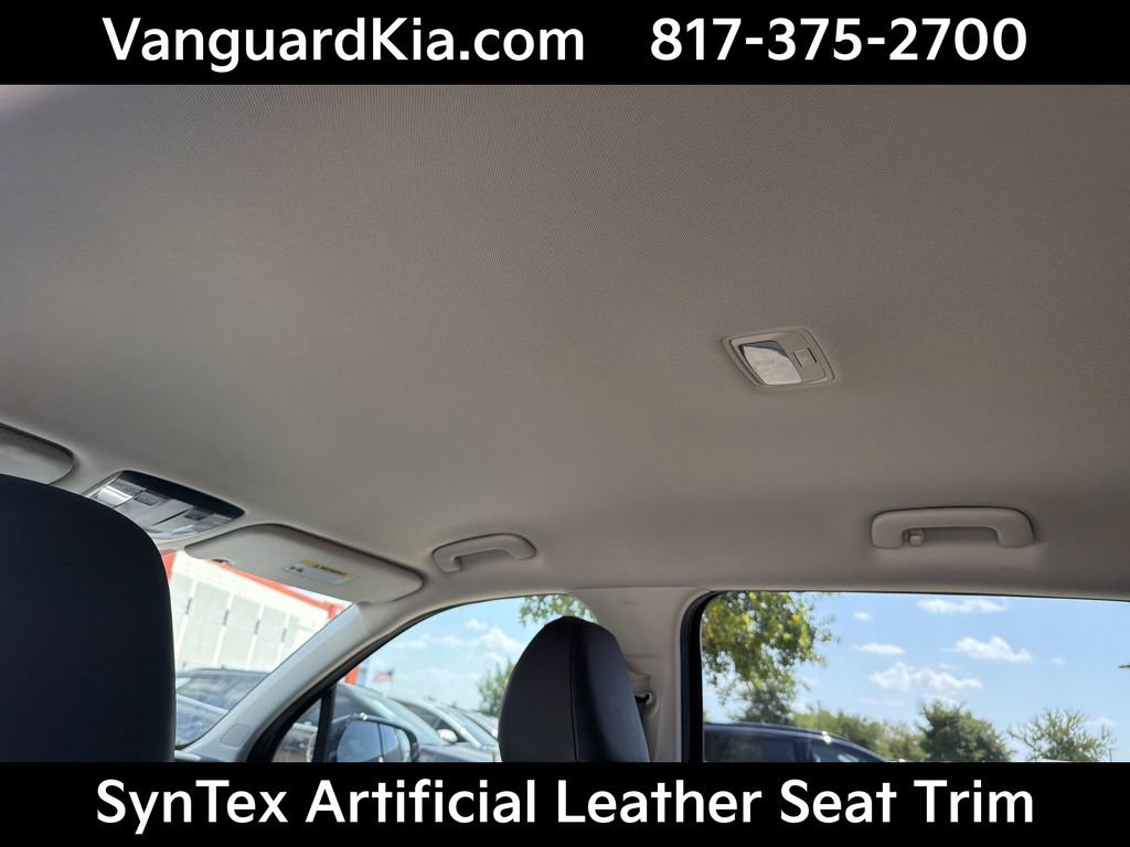 Certified 2025 Kia Sorento S FWD image 18
