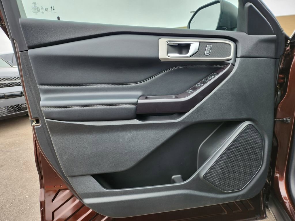 Used 2020 Ford Explorer XLT w/ Equipment Group 202A image 33