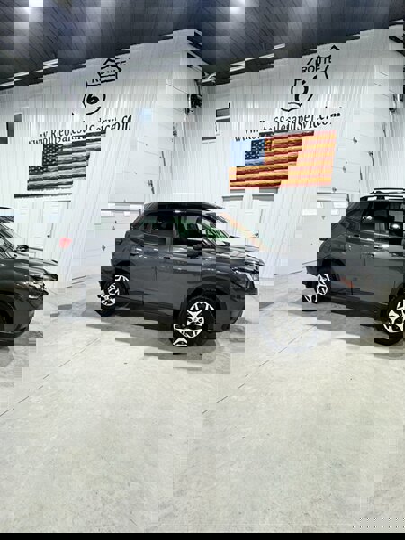 Used 2020 Subaru Forester Premium image 2