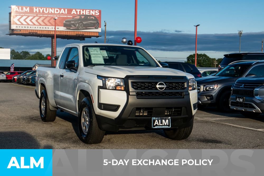 Used 2025 Nissan Frontier S w/ S Utility Package image 4