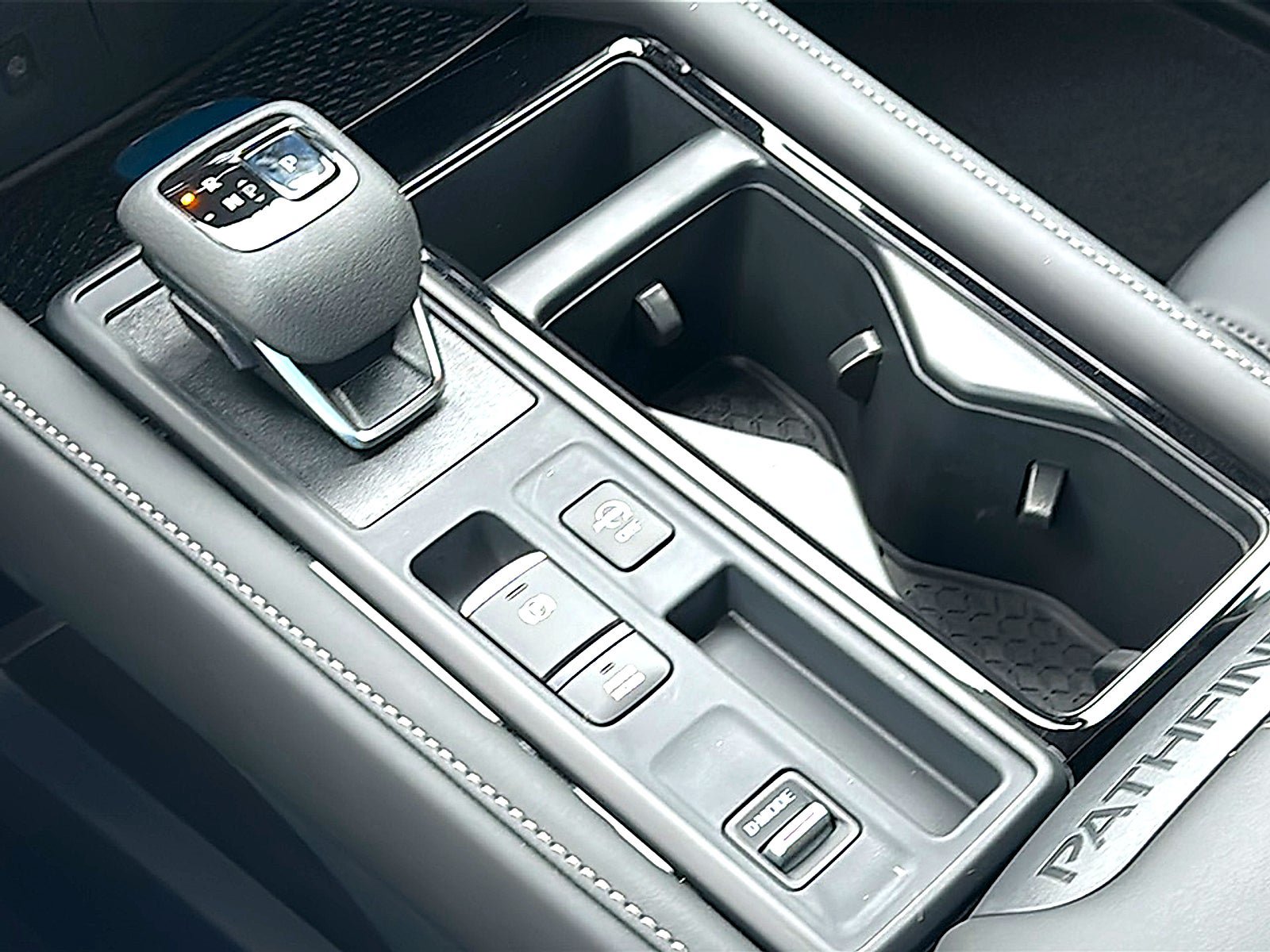 New 2026 Nissan Pathfinder SL FWD image 25
