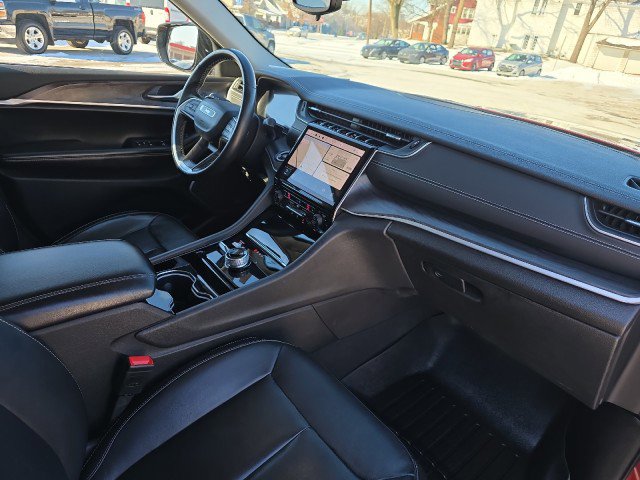 Used 2022 Jeep Grand Cherokee Limited image 45