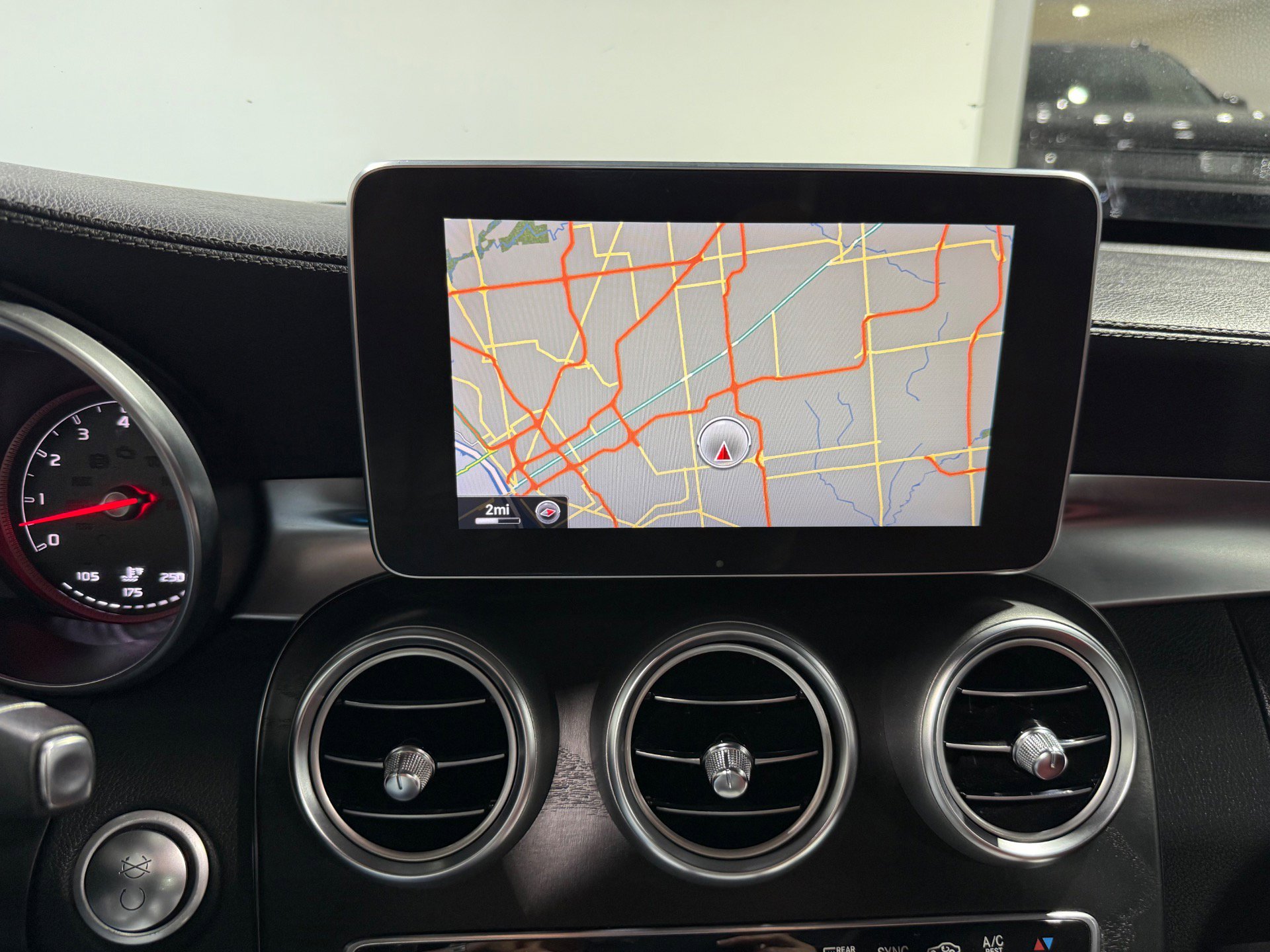 Used 2015 Mercedes-Benz C 400 4MATIC image 33