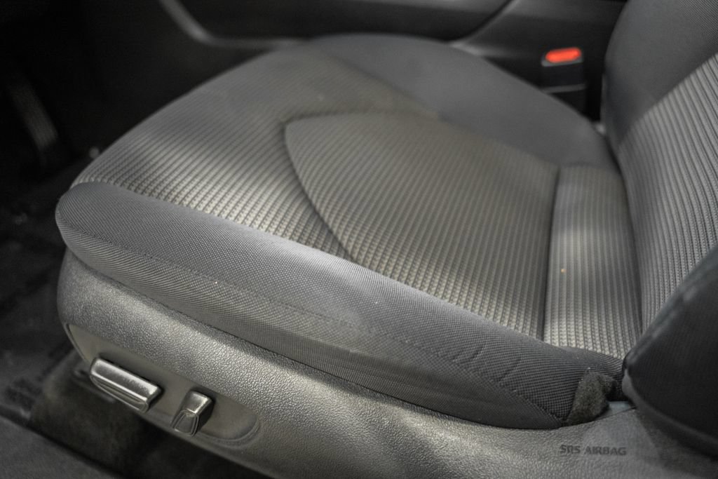Used 2023 Toyota Highlander LE AWD/4WD image 36