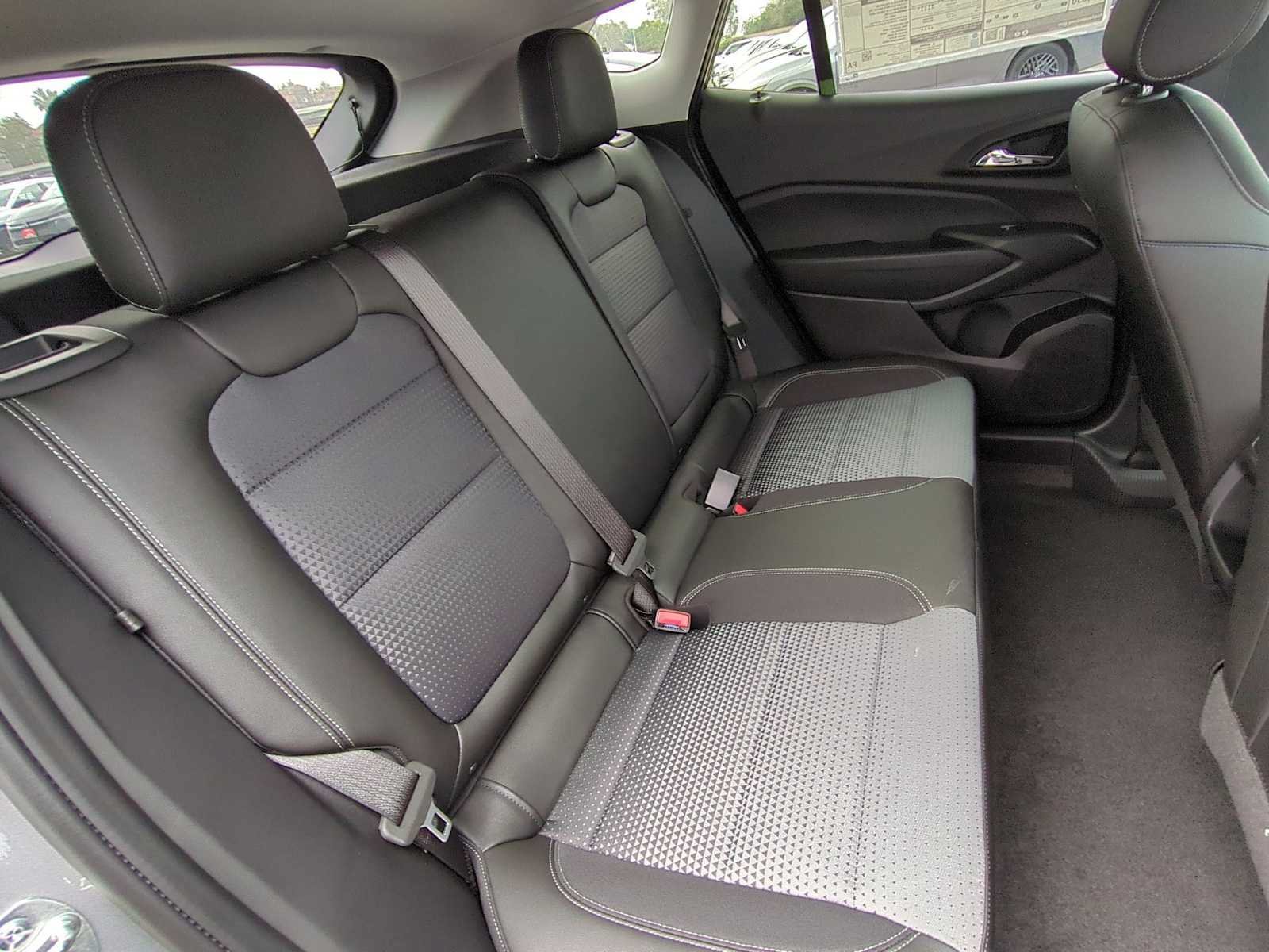 New 2026 Chevrolet Trax LT w/ Driver Confidence Package FWD image 25