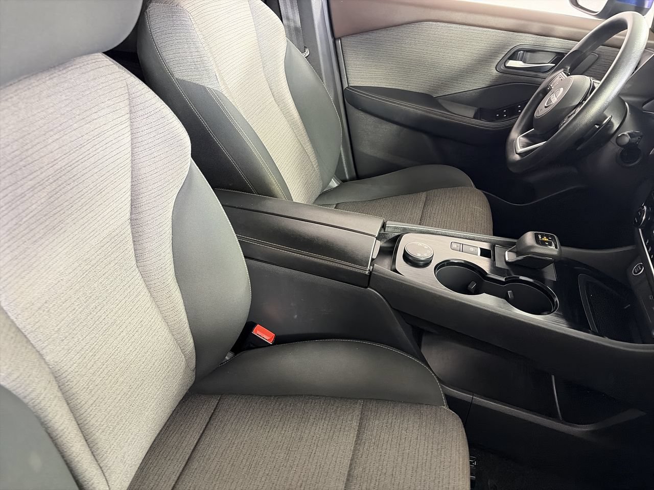 Used 2022 Nissan Rogue SV AWD/4WD image 23