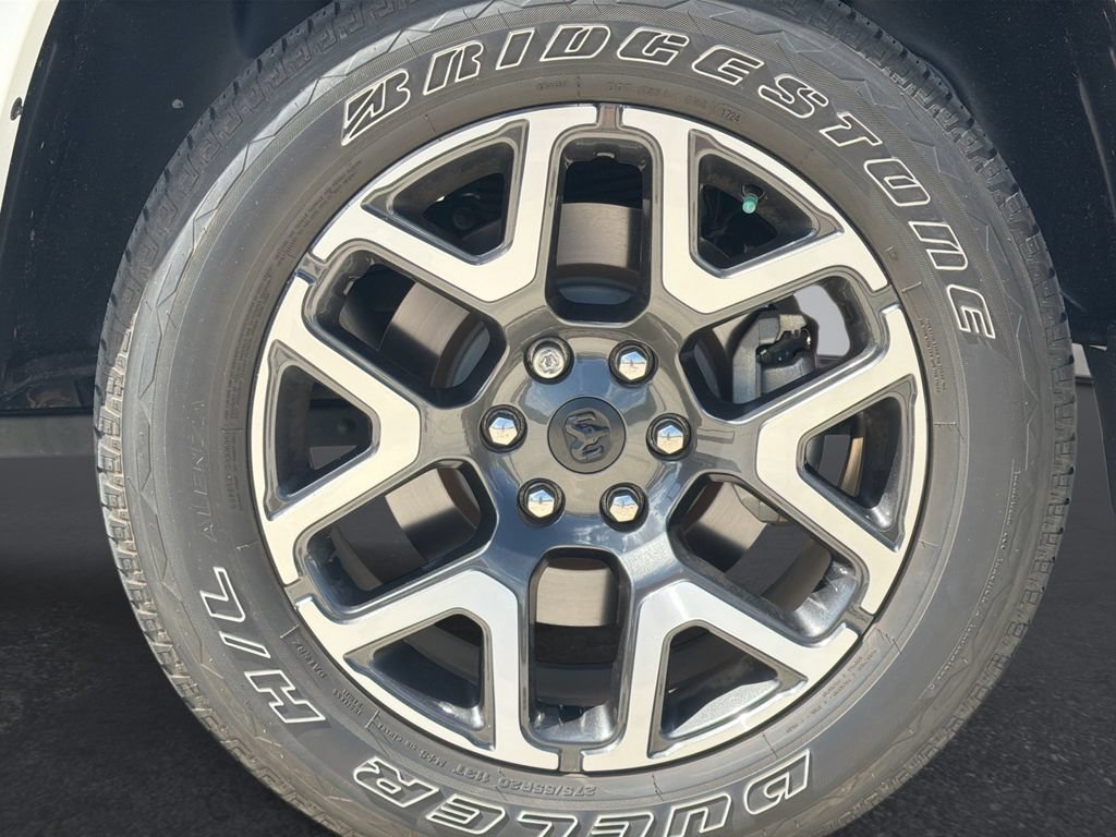 Used 2025 RAM 1500 Laramie w/ Sport Appearance Package AWD/4WD image 31