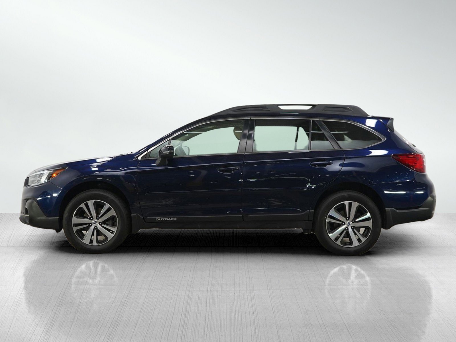 Used 2018 Subaru Outback 2.5i Limited AWD/4WD image 2