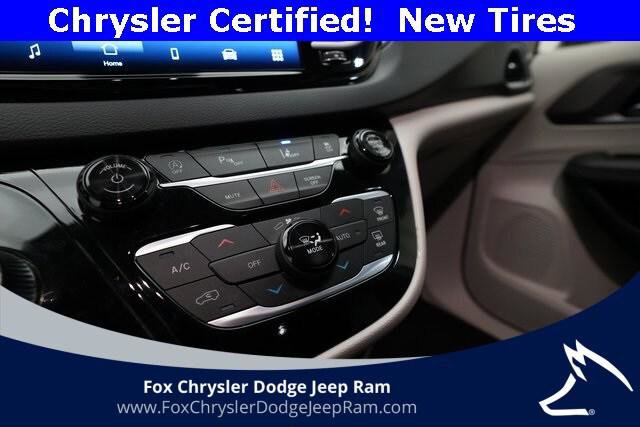 Certified 2024 Chrysler Pacifica Touring-L image 21