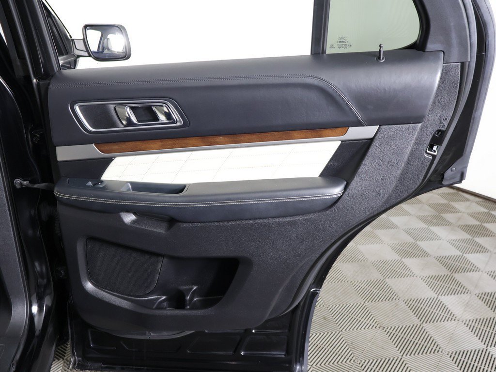Used 2018 Ford Explorer Platinum AWD/4WD image 31