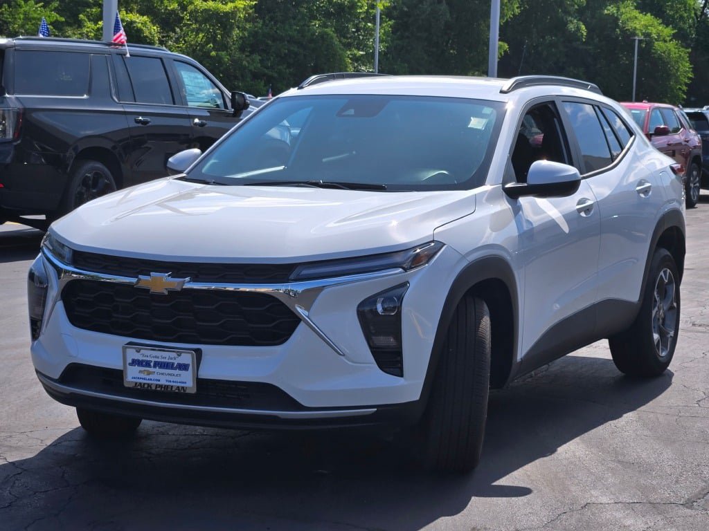 Used 2026 Chevrolet Trax LT FWD image 5
