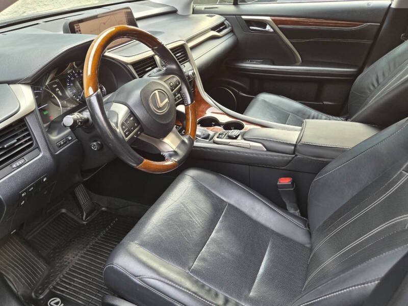 Used 2018 Lexus RX 450hL Premium w/ Premium Package AWD/4WD image 12