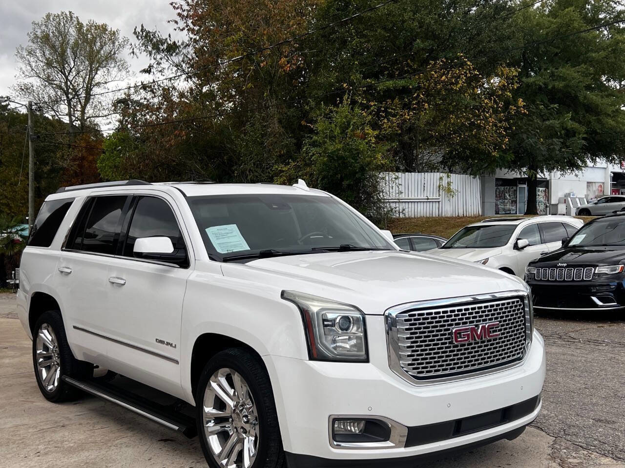 Used 2015 GMC Yukon Denali w/ Premium Package image 8