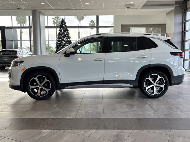 Used 2025 Volkswagen Tiguan SE image 7