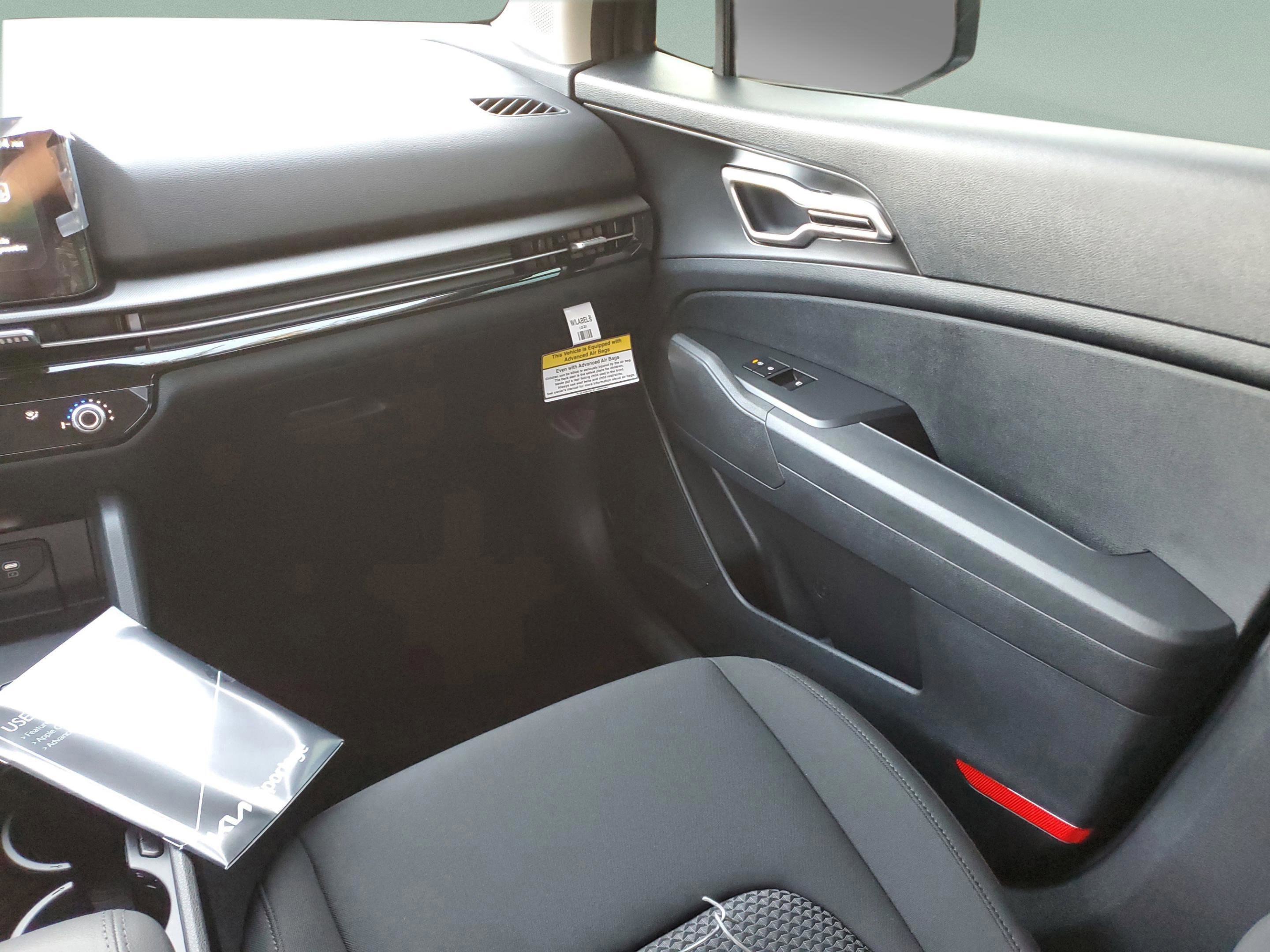 New 2026 Kia Sportage LX w/ LX Convenience Package image 22