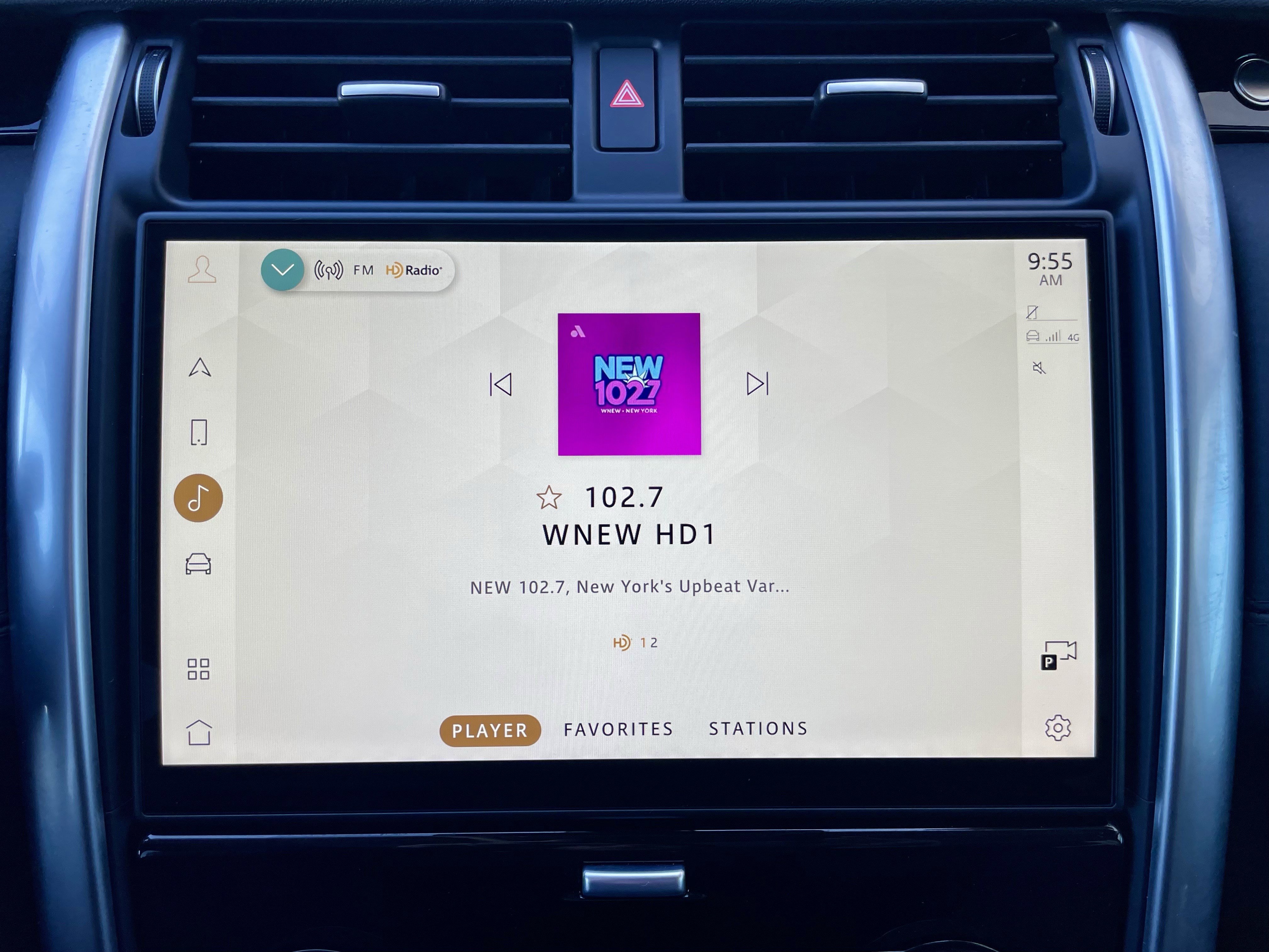 Certified 2024 Land Rover Discovery S AWD/4WD image 29