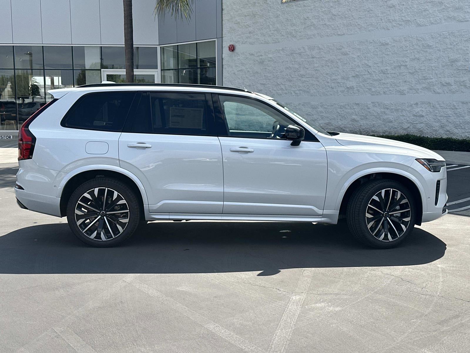 New 2026 Volvo XC90 T8 Ultra w/ Protection Package Premier image 3