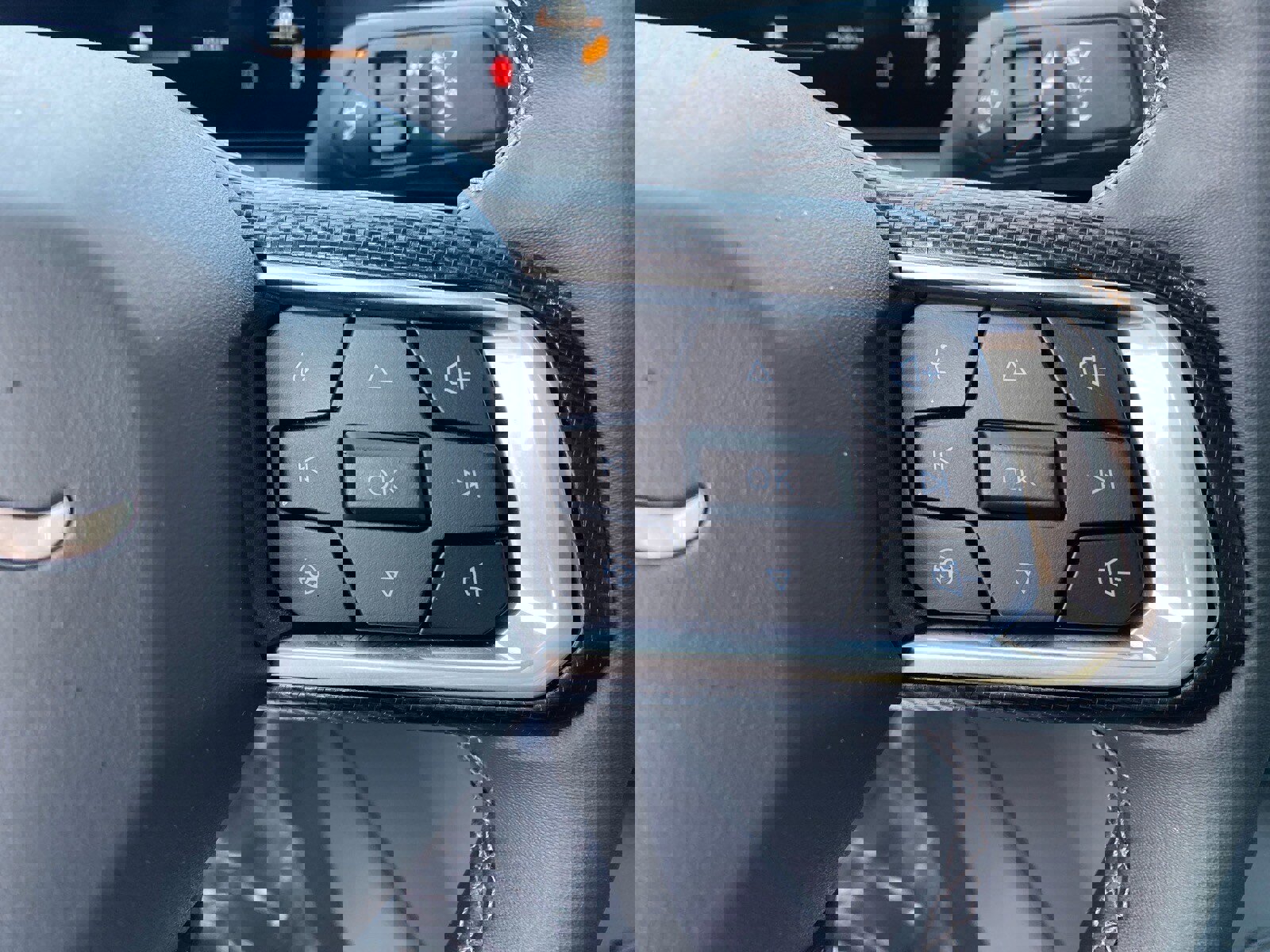 Used 2025 Ford Mustang Coupe image 18