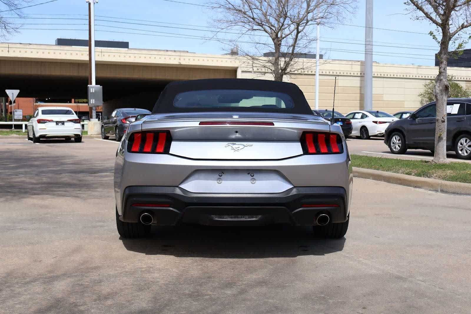 Used 2024 Ford Mustang Premium RWD image 5