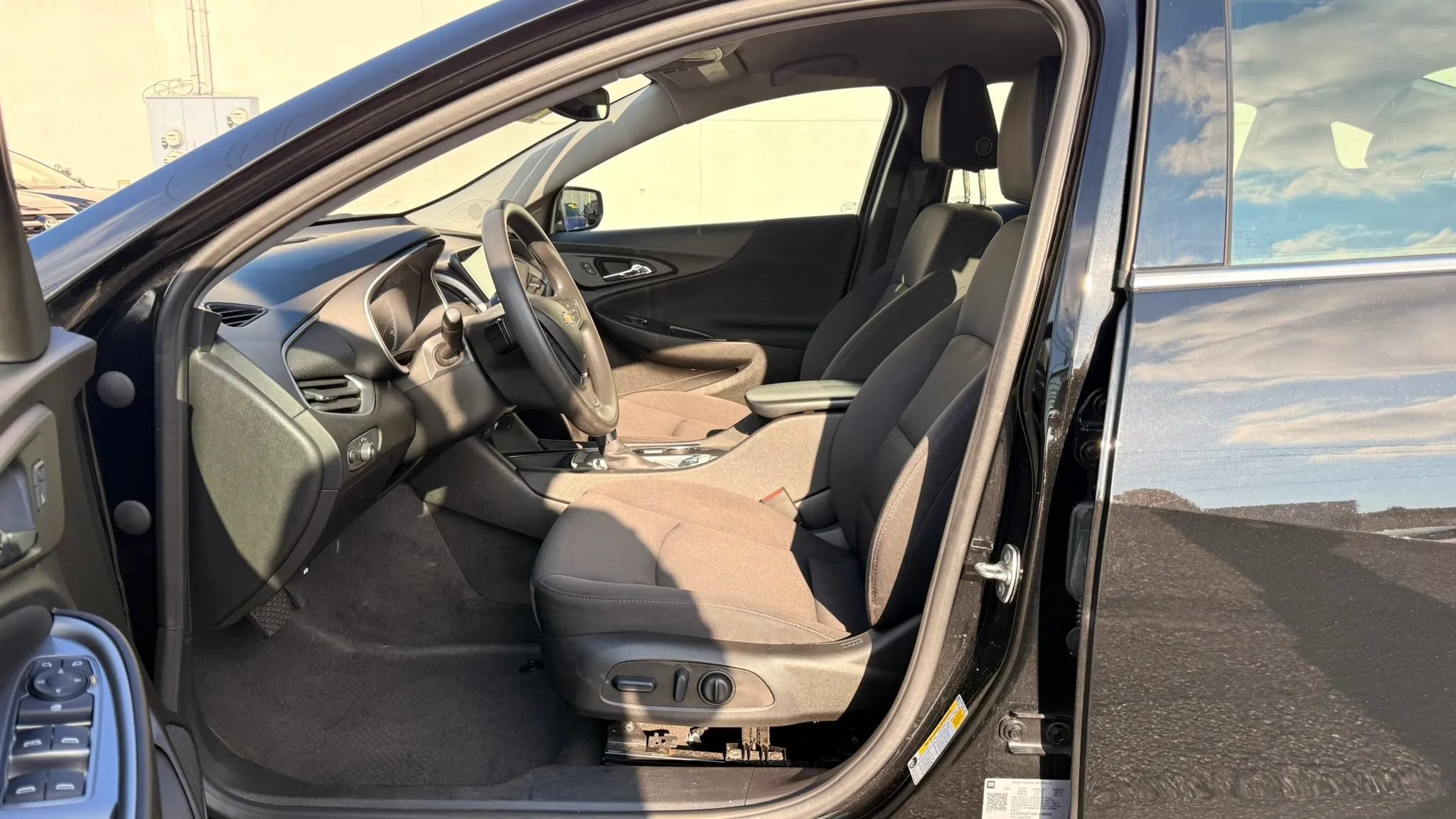 Used 2024 Chevrolet Malibu LT FWD image 12
