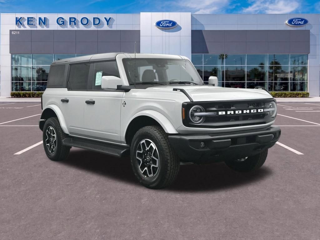 New 2026 Ford Bronco Outer Banks AWD/4WD image 1