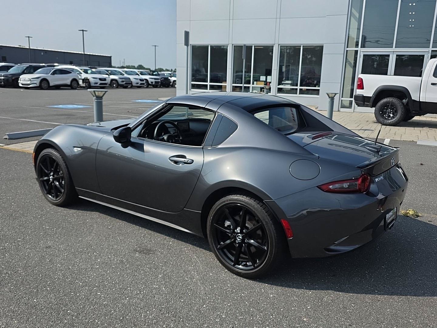 Used 2021 MAZDA MX-5 Miata RF Club RWD image 10