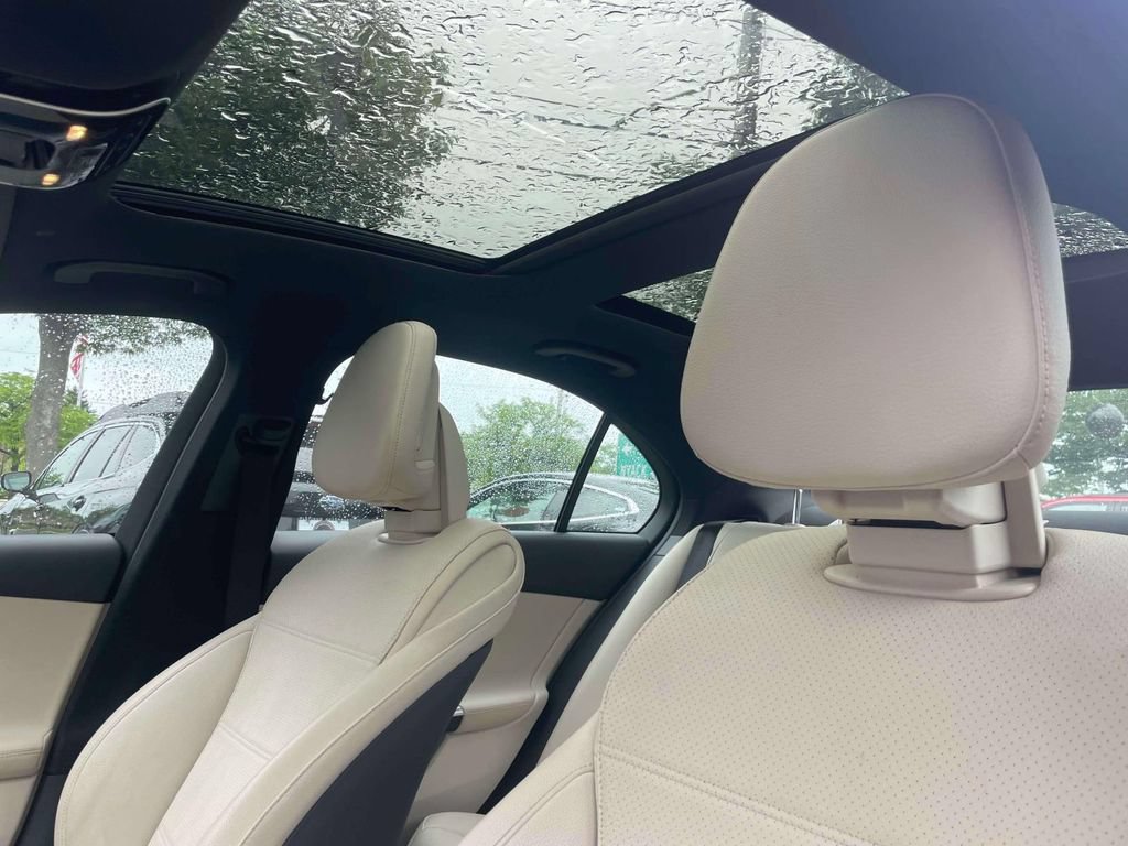 Used 2025 Mercedes-Benz C 300 4MATIC Sedan image 18