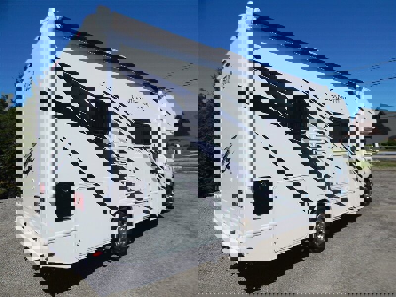 Used 2022 Ford E-450 and Econoline 450 Super Duty w/ Motorhome Prep Package image 3