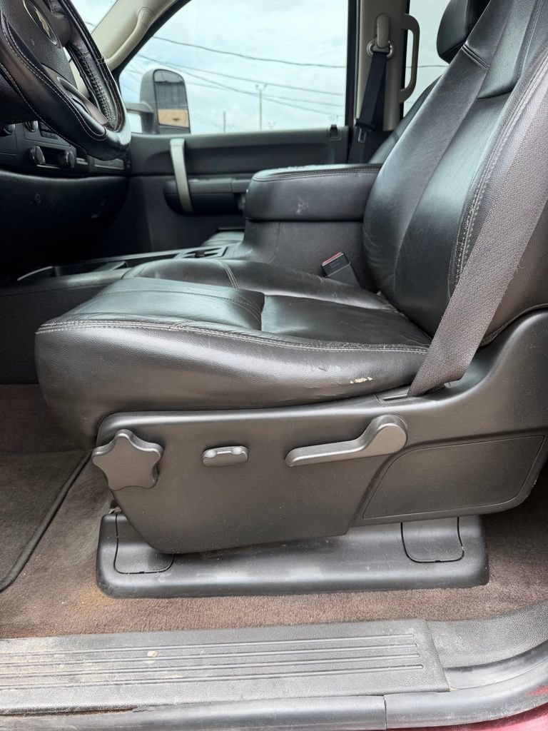 Used 2008 Chevrolet Silverado 3500 LT AWD/4WD image 13