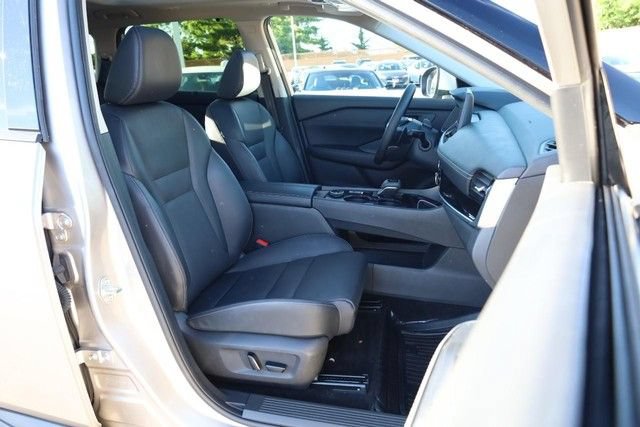 Certified 2025 Nissan Rogue SL w/ Tech Package AWD/4WD image 29