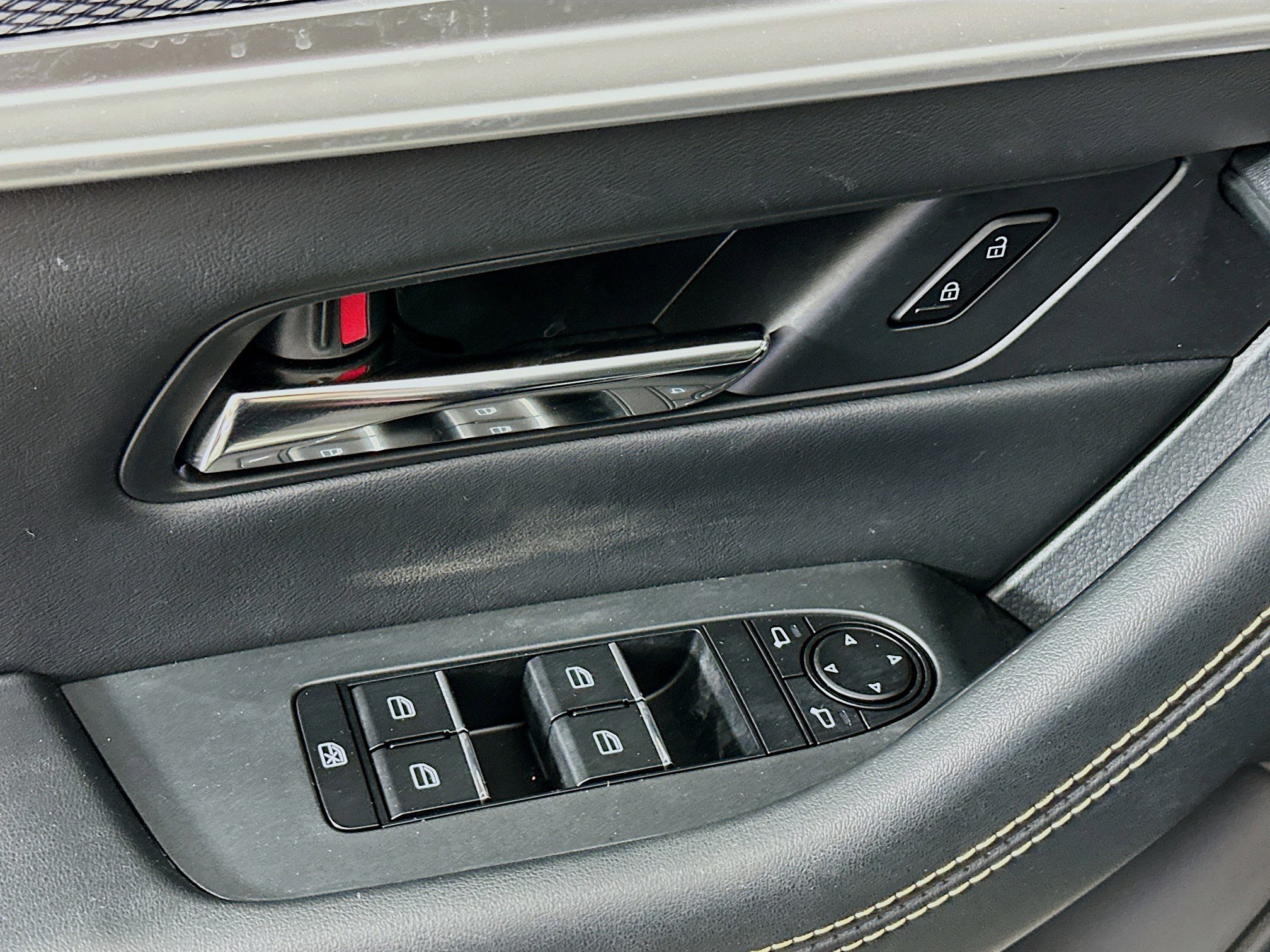 Used 2024 MAZDA CX-90 Plug-In Hybrid w/ Preferred image 15