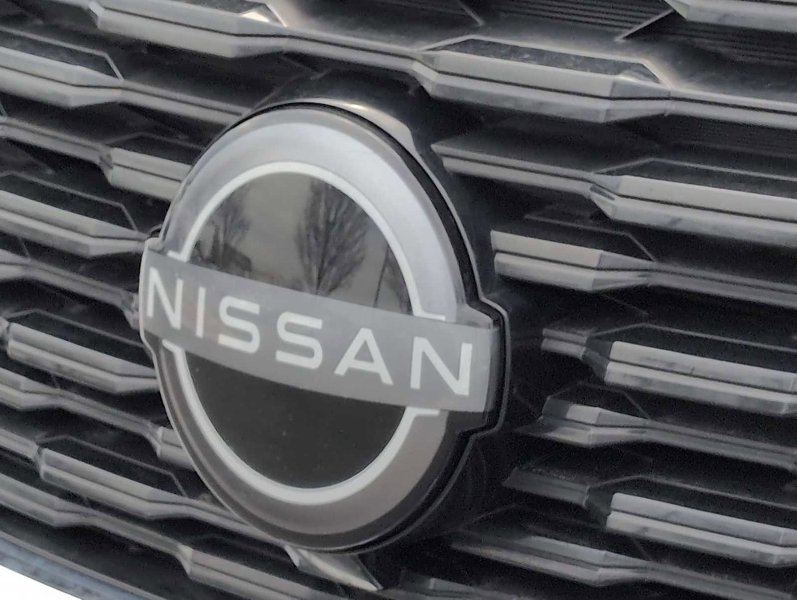 Used 2023 Nissan Rogue SV image 12