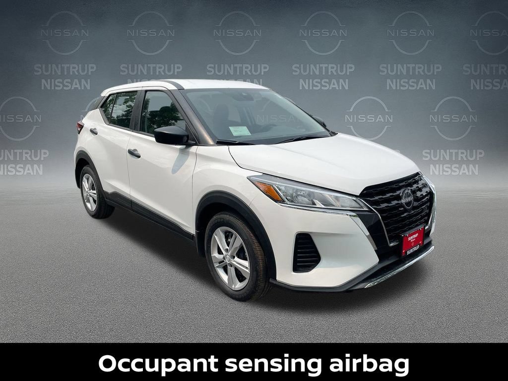 Certified 2025 Nissan Kicks Play S FWD image 19
