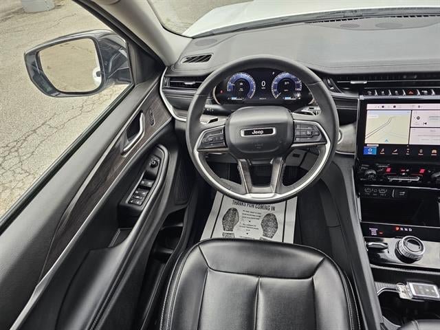 Used 2024 Jeep Grand Cherokee Limited AWD/4WD image 32