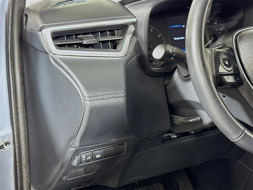 Used 2024 Toyota Corolla Cross LE image 8