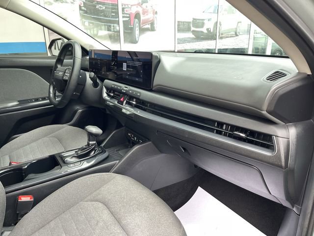 Used 2025 Kia K4 EX image 28