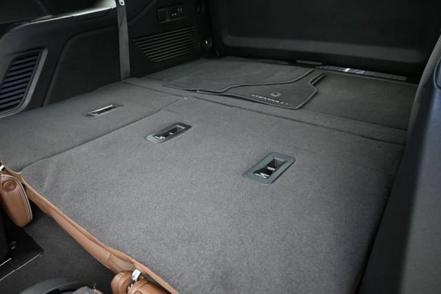 Used 2024 Chevrolet Tahoe High Country AWD/4WD image 17