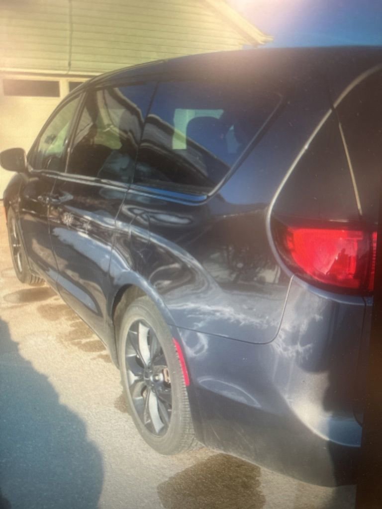 Used 2018 Chrysler Pacifica Touring Plus w/ S Appearance Package image 5