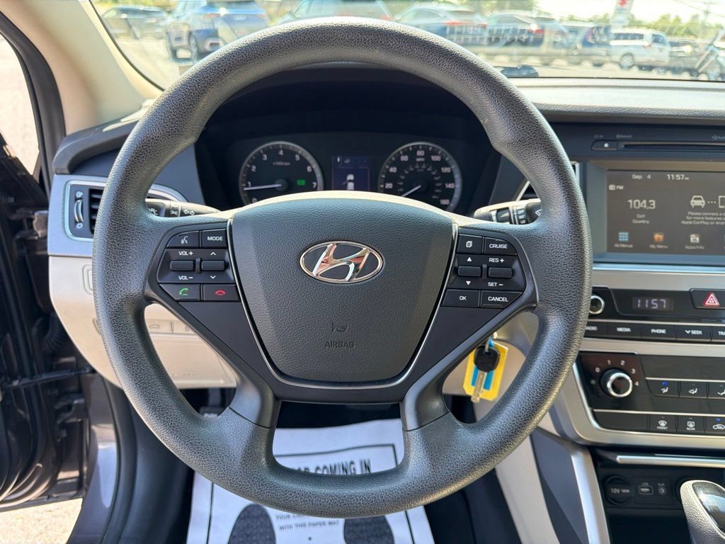 Used 2017 Hyundai Sonata SE FWD image 23