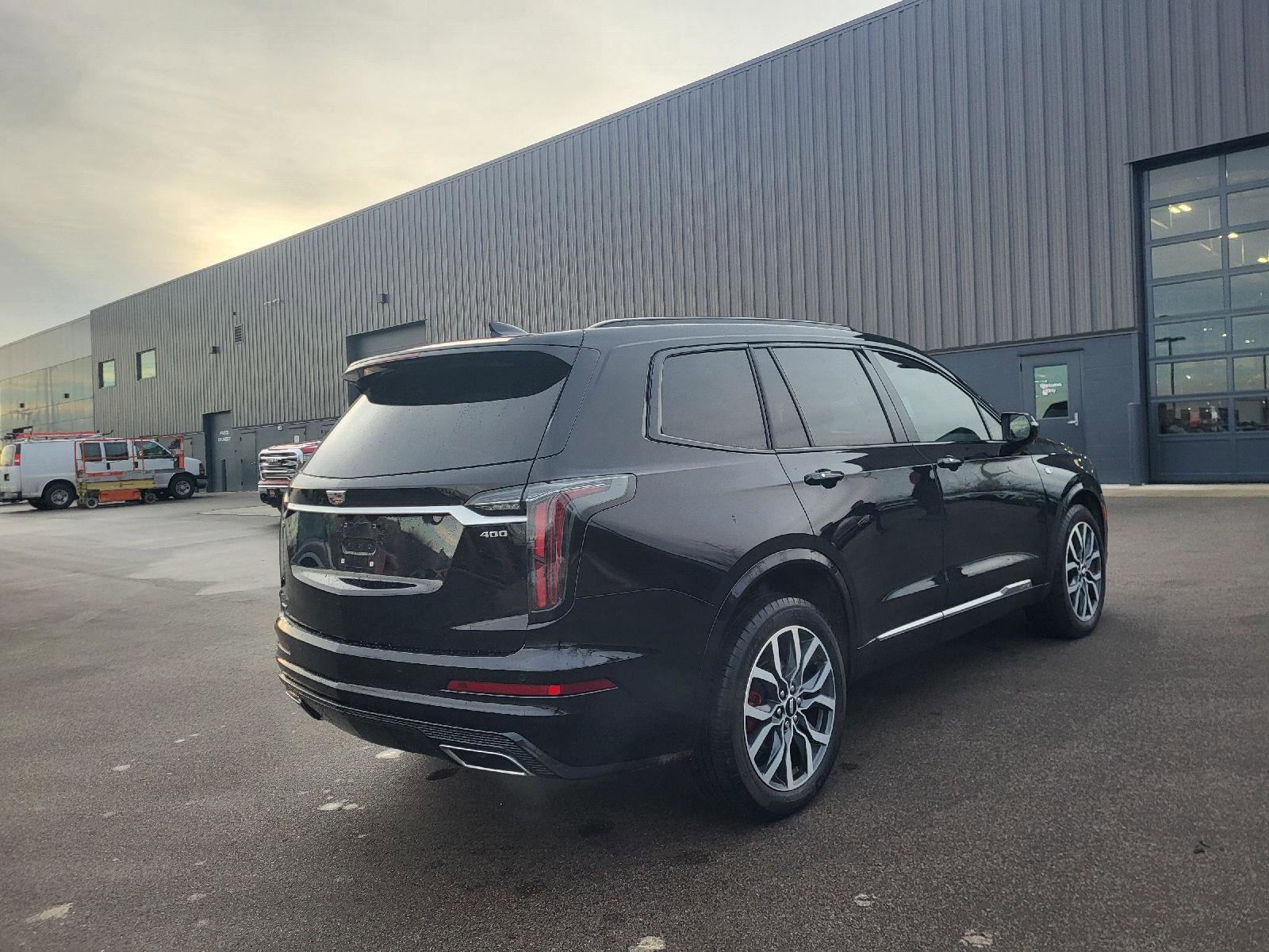 Used 2024 Cadillac XT6 Sport image 3